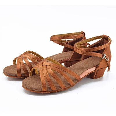 Eleganza Latina – sofisticado y femenino, ideal para bailar