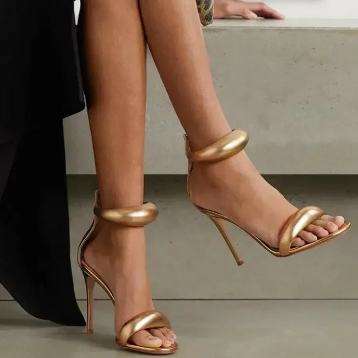 Sandalias de tacón alto fino para mujer, zapatos boda dorados.