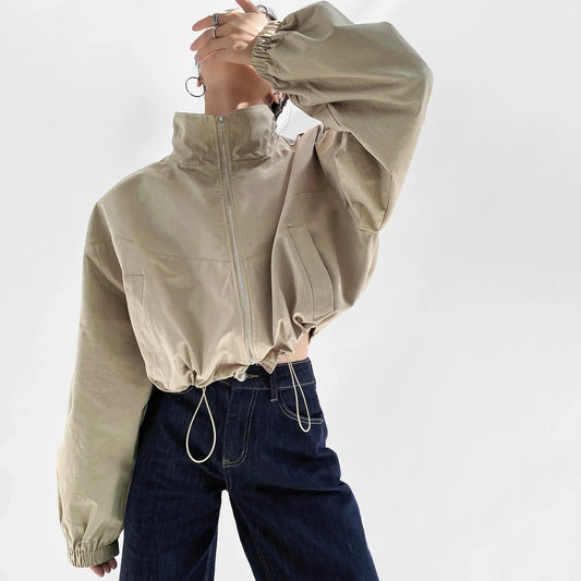Chaqueta Utility Cropped de Mujer – Ligera y Moderna ✨