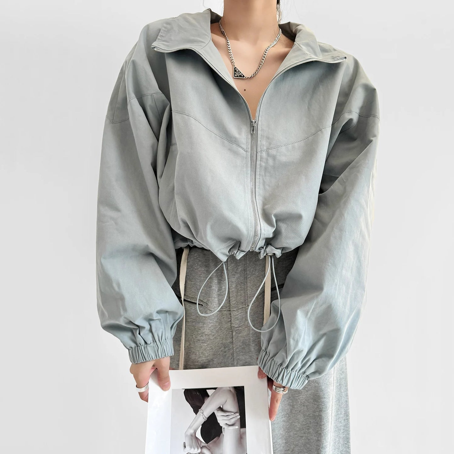 Chaqueta Utility Cropped de Mujer – Ligera y Moderna ✨