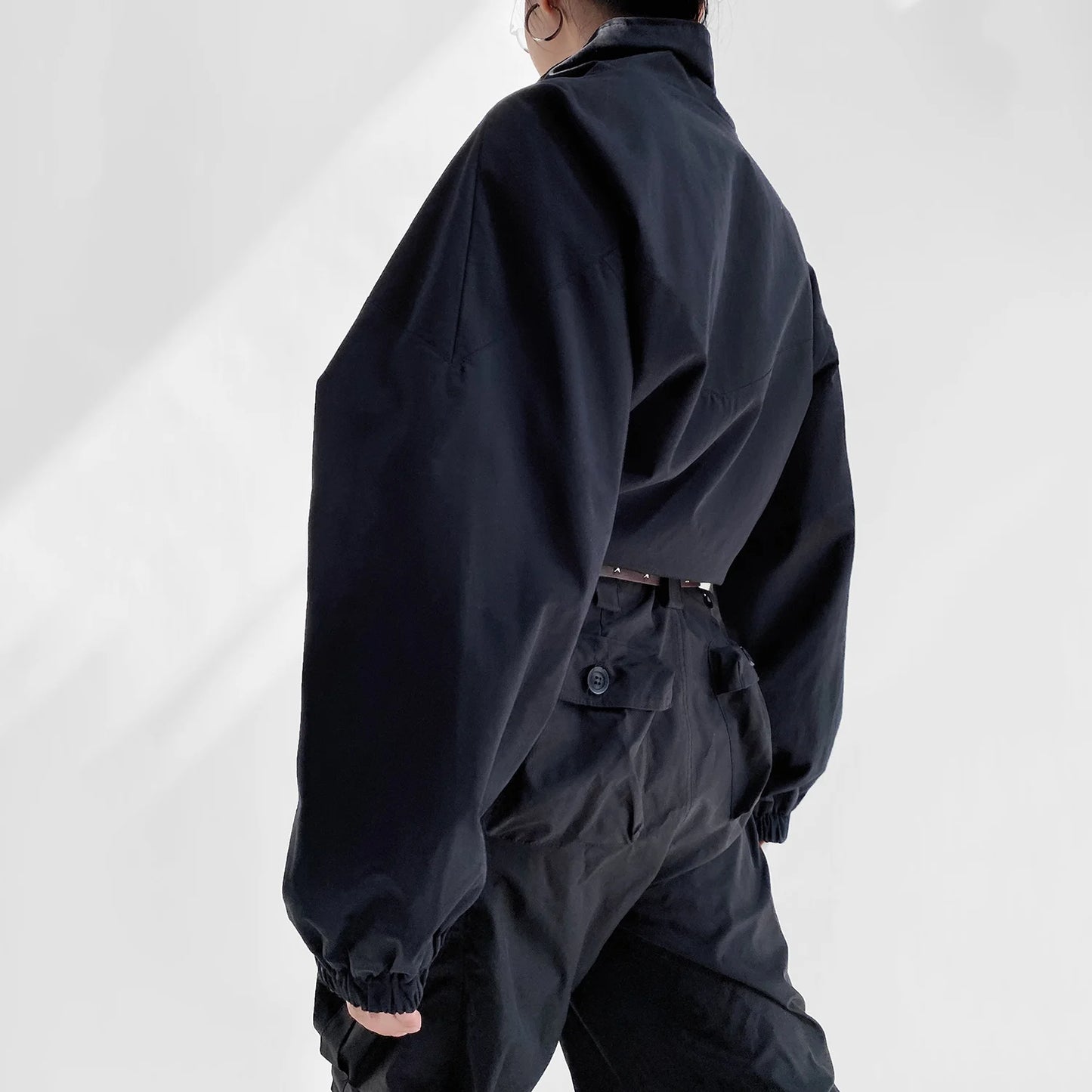 Chaqueta Utility Cropped de Mujer – Ligera y Moderna ✨